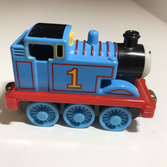Thomas & Friends Magnetic Diecast Train the Tank Engine Learning Curve 2002 #1 - Picture 1 of 7